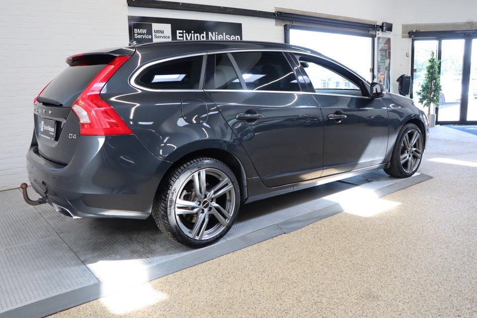 Volvo V60 2,0 D4 181 Momentum aut. Van 5d