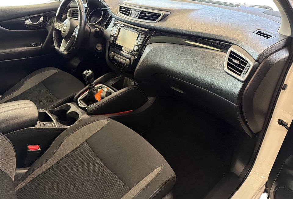 Nissan Qashqai 1,3 Dig-T 140 Acenta 5d