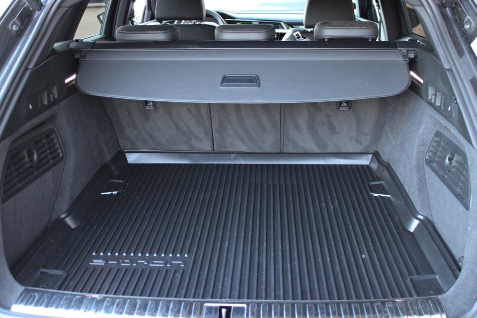 Audi e-tron 55 S-line quattro 5d