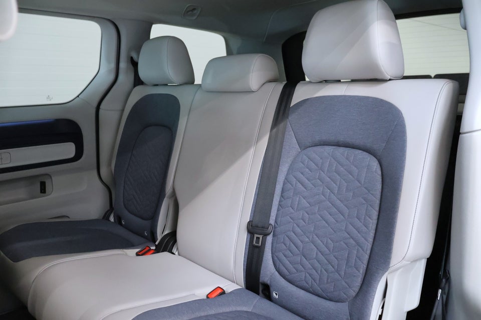 VW ID.Buzz 77 Pro SWB 5d