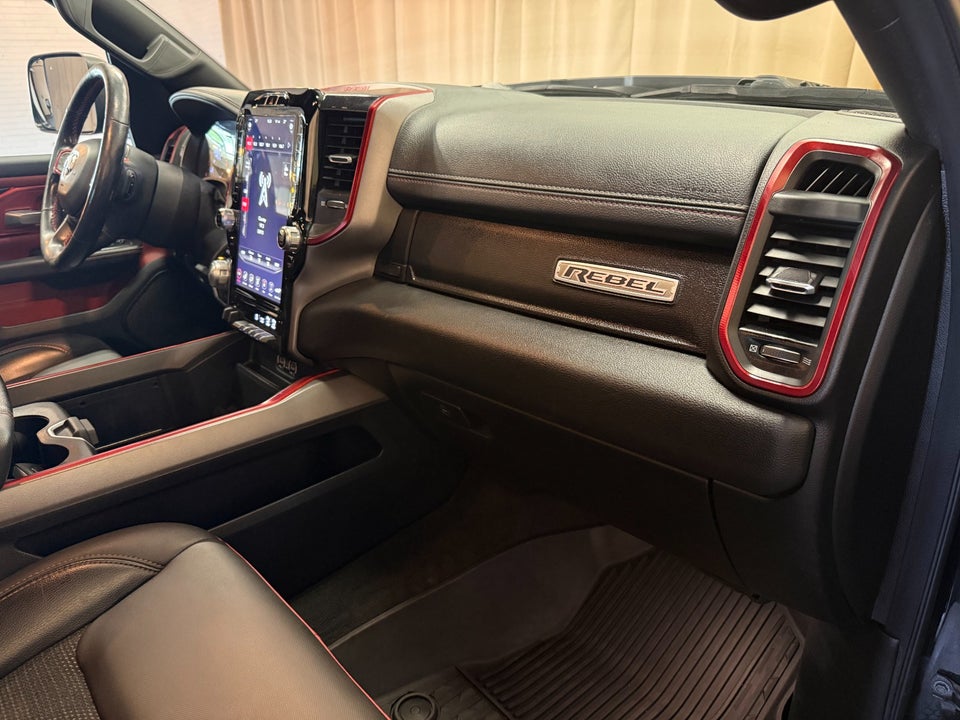 Dodge RAM 1500 5,7 V8 Hemi Rebel aut. 4d