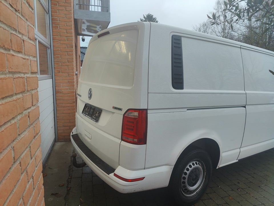 VW Transporter 2,0 TDi 150 Kassevogn DSG 4Motion lang