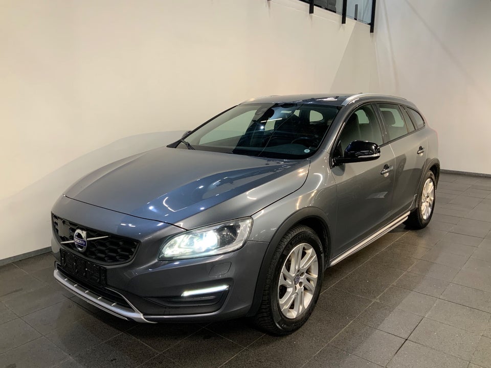 Volvo V60 CC 2,0 D3 150 Momentum aut. 5d