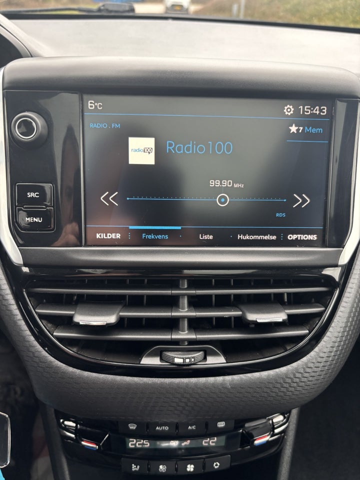 Peugeot 2008 1,5 BlueHDi 100 Allure Sky 5d