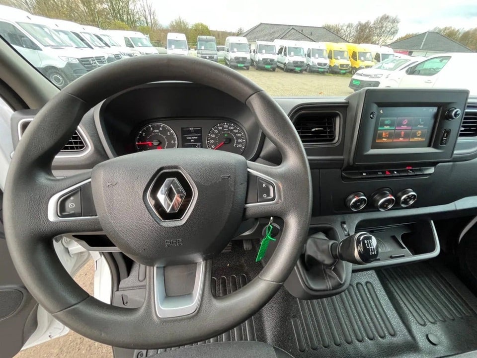 Renault Master IV T33 2,3 dCi 135 L2H2 Kassevogn