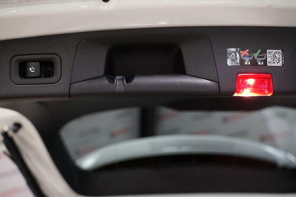 Mercedes EQA300 AMG Line 4Matic 5d