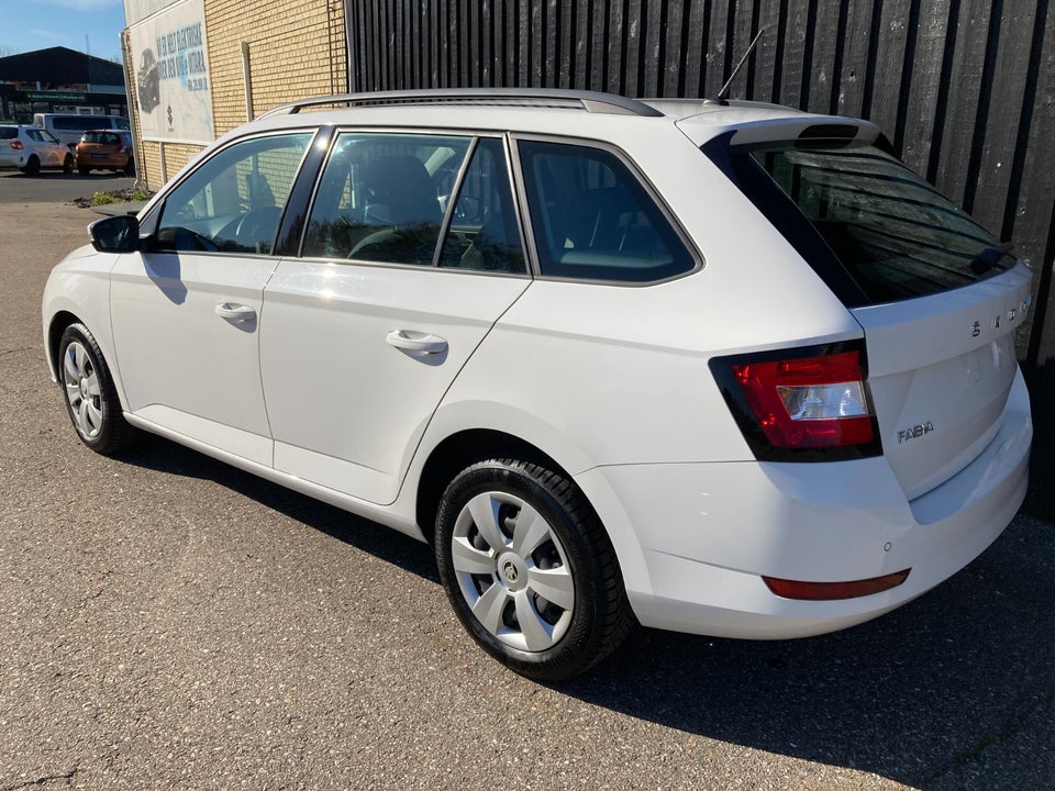 Skoda Fabia 1,0 MPi 60 Ambition 5d