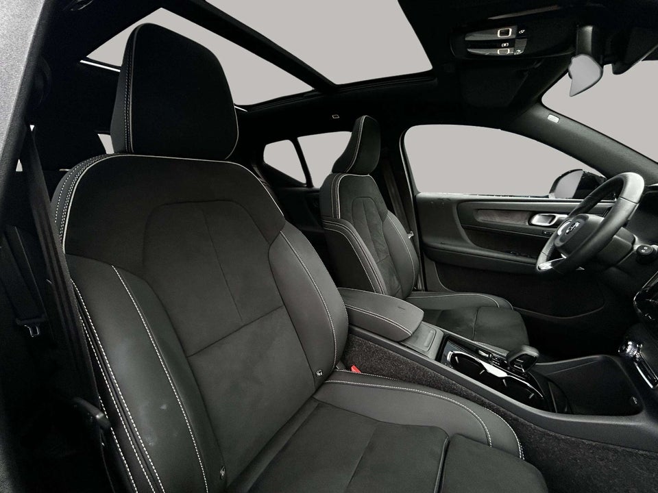 Volvo EX40 Extended Range Black Edition 5d