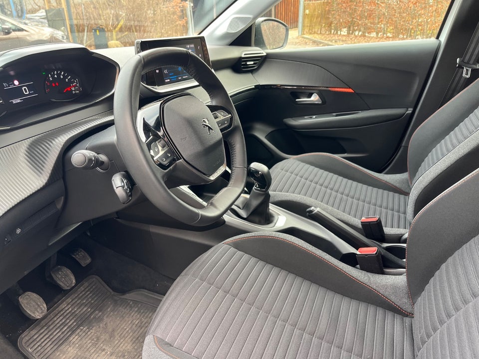 Peugeot 208 1,2 PureTech 75 Black Limited 5d