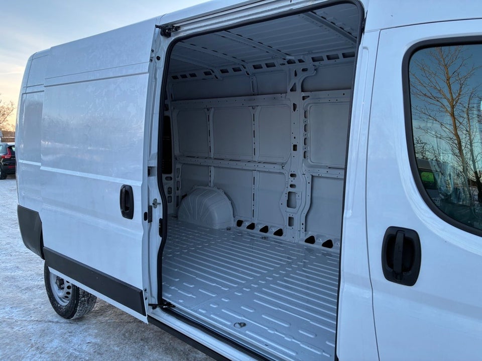 Peugeot e-Boxer 435 110 L3H2 Premium