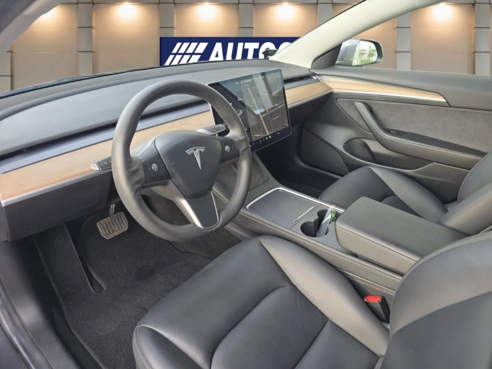 Tesla Model 3 Long Range AWD 4d