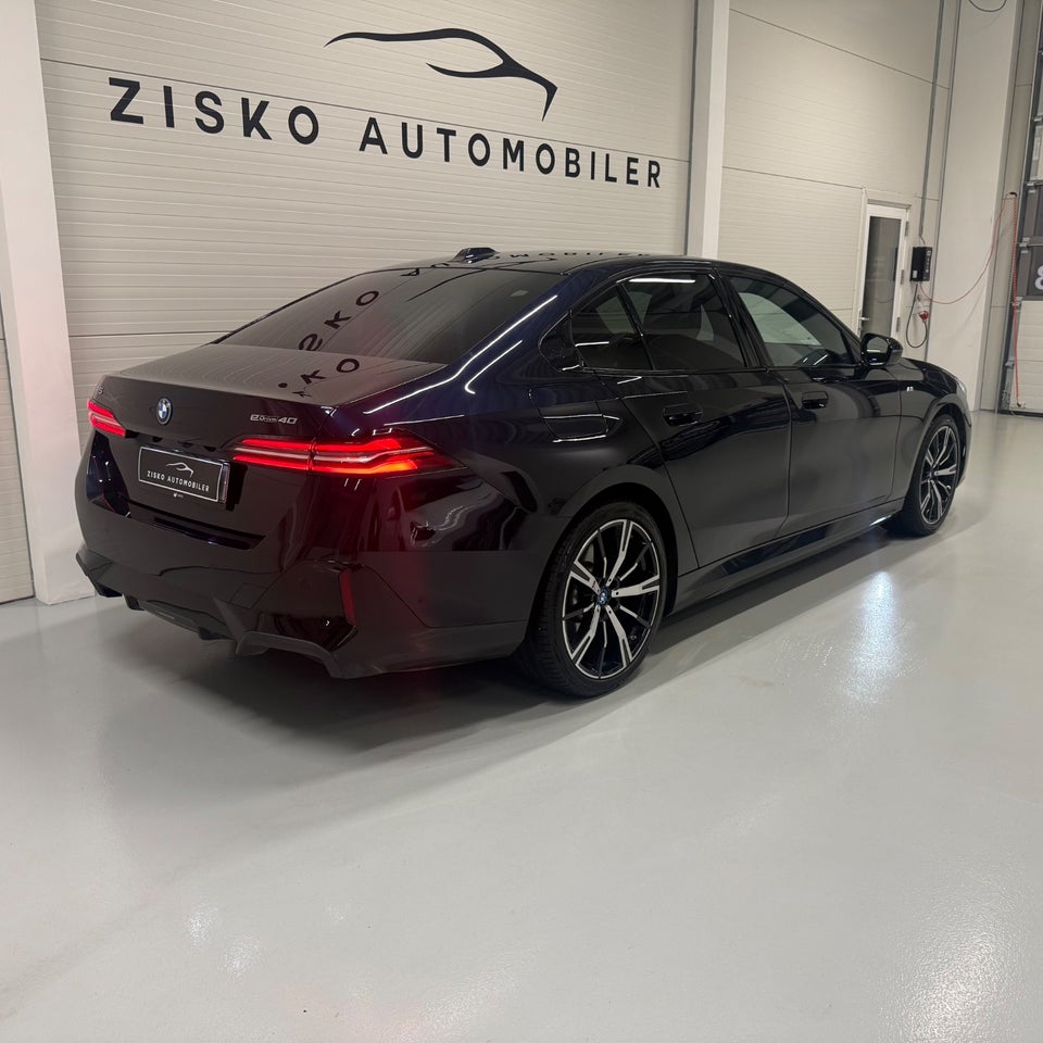 BMW i5 eDrive40 M-Sport 4d