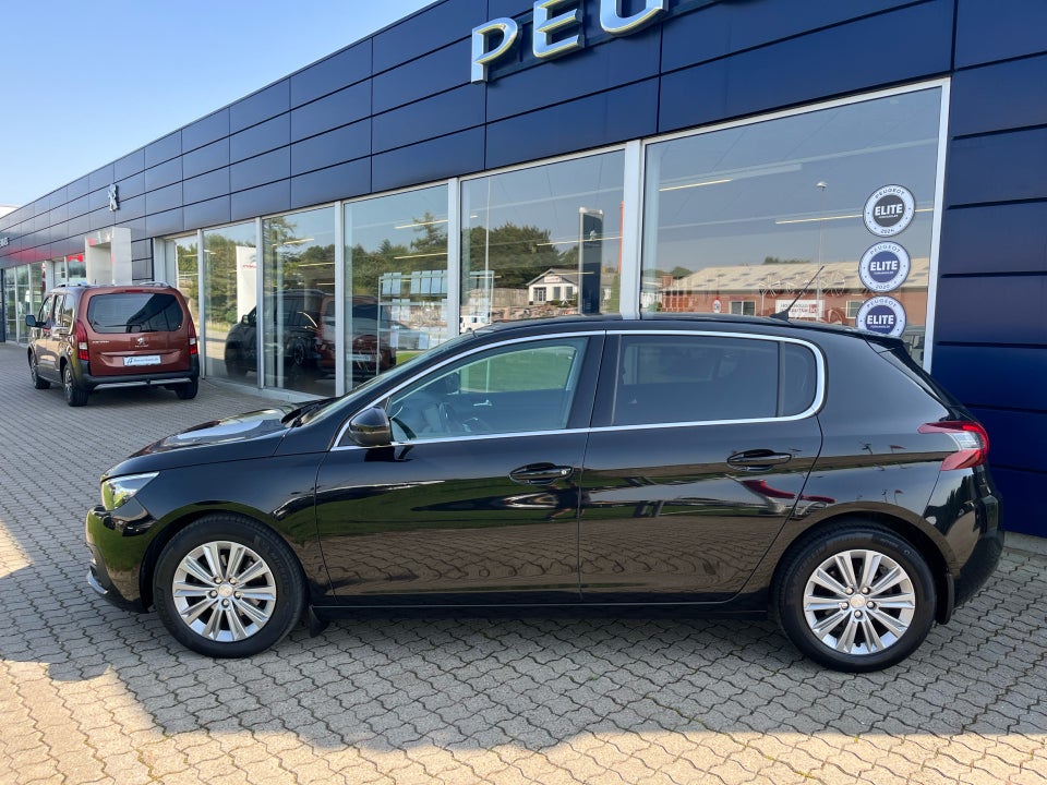 Peugeot 308 1,5 BlueHDi 130 Infinity 5d