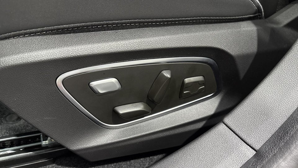 Renault Scenic E-Tech 87 Iconic 5d