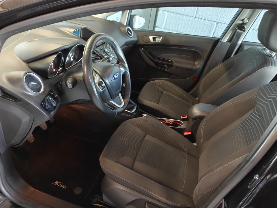 Ford Fiesta 1,6 TDCi 95 Titanium 5d