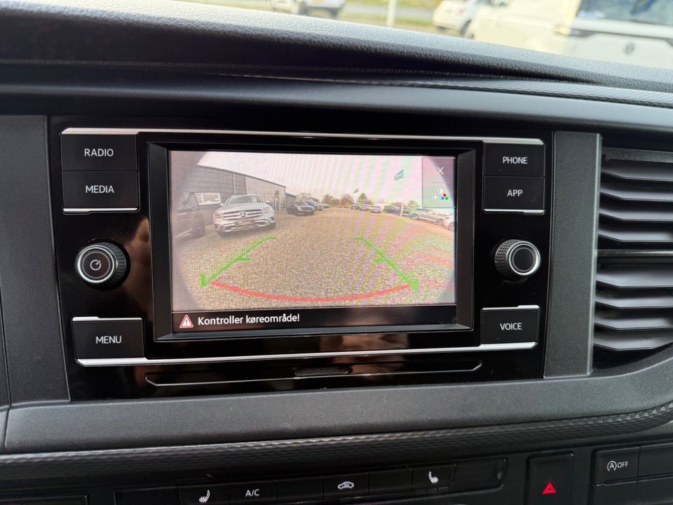 VW Transporter 2,0 TDi 150 Kassevogn DSG lang