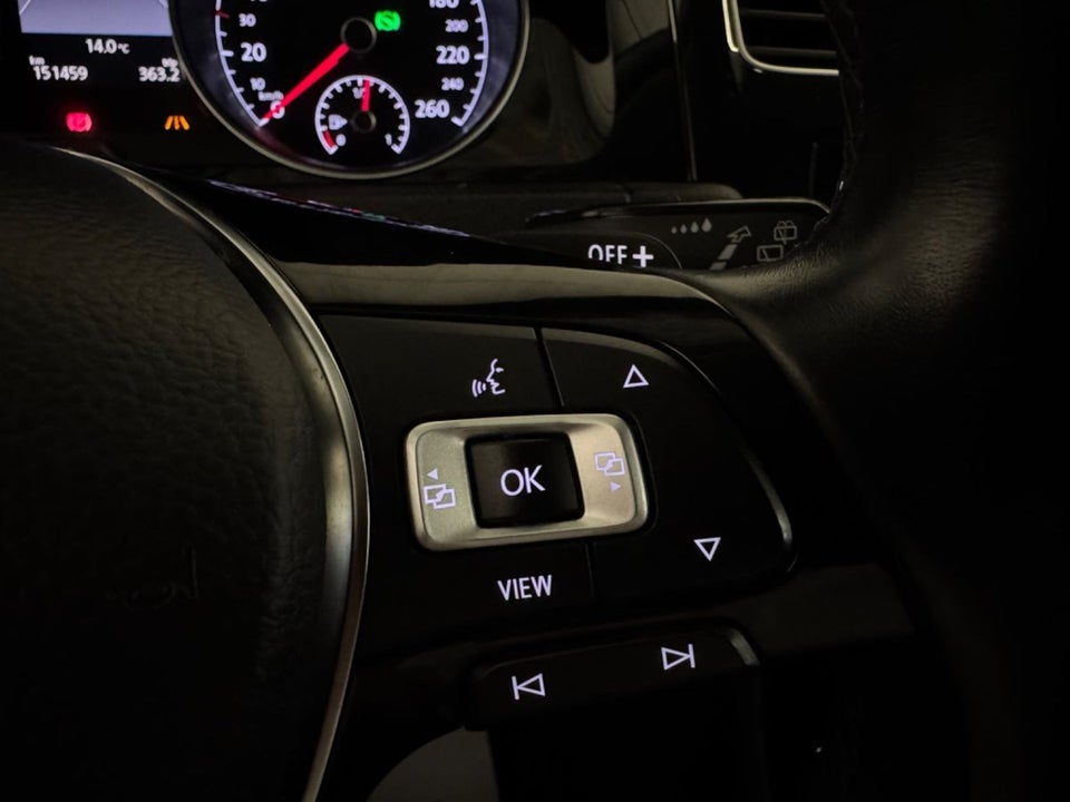 VW Golf VII 1,6 TDi 115 IQ.Drive Variant DSG 5d