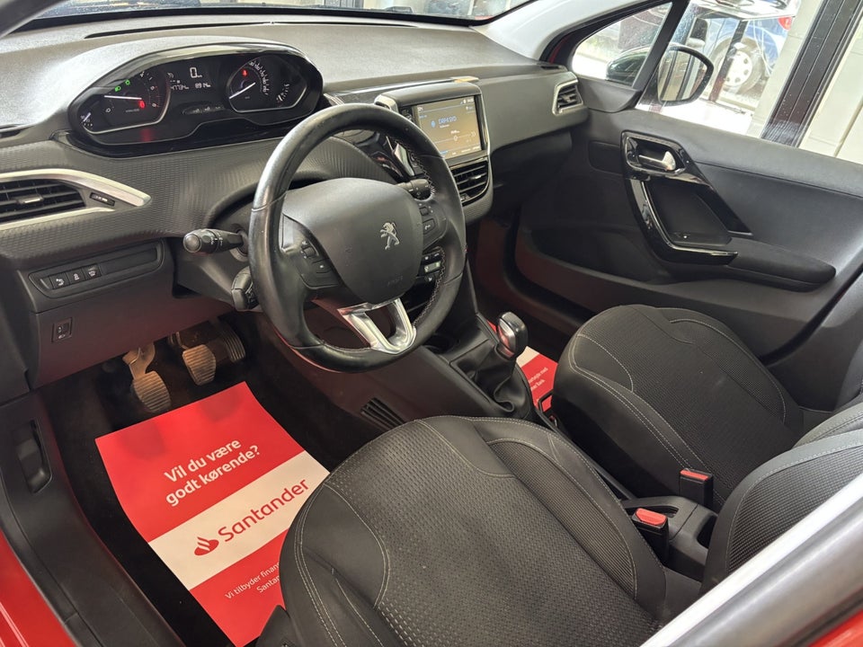 Peugeot 208 1,6 BlueHDi 100 Allure Sky 5d