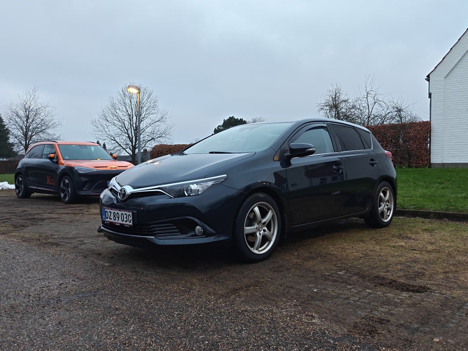 Toyota Auris 1,2 T T2 Comfort 5d