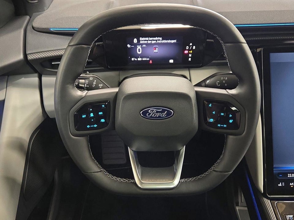 Ford Explorer 82 Premium Extended Range Van 5d