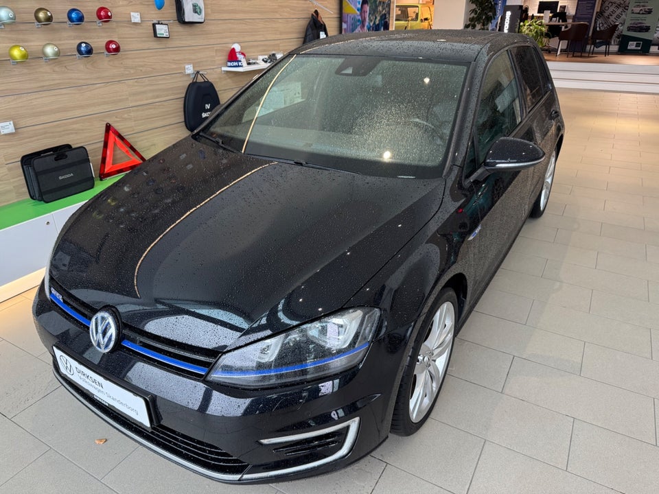 VW Golf VII 1,4 GTE DSG 5d