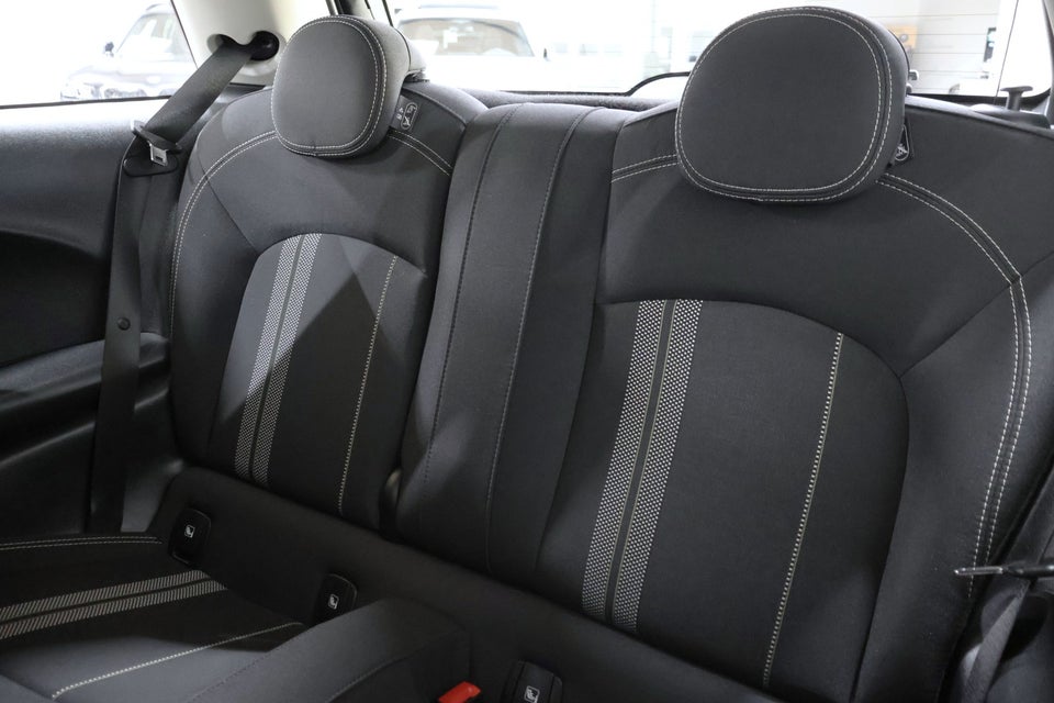 MINI Cooper SE Essential 3d