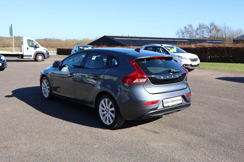 Volvo V40 1,6 D2 115 R-Design 5d