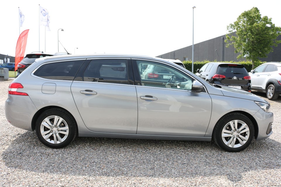 Peugeot 308 1,2 e-THP 130 Selection Sky SW 5d