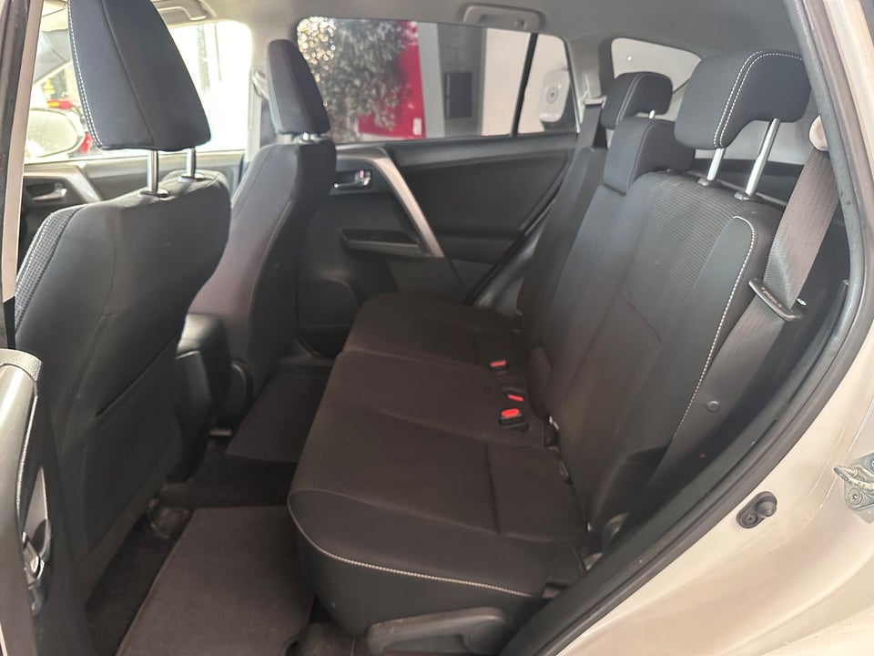 Toyota RAV4 2,0 D-4D T2 5d