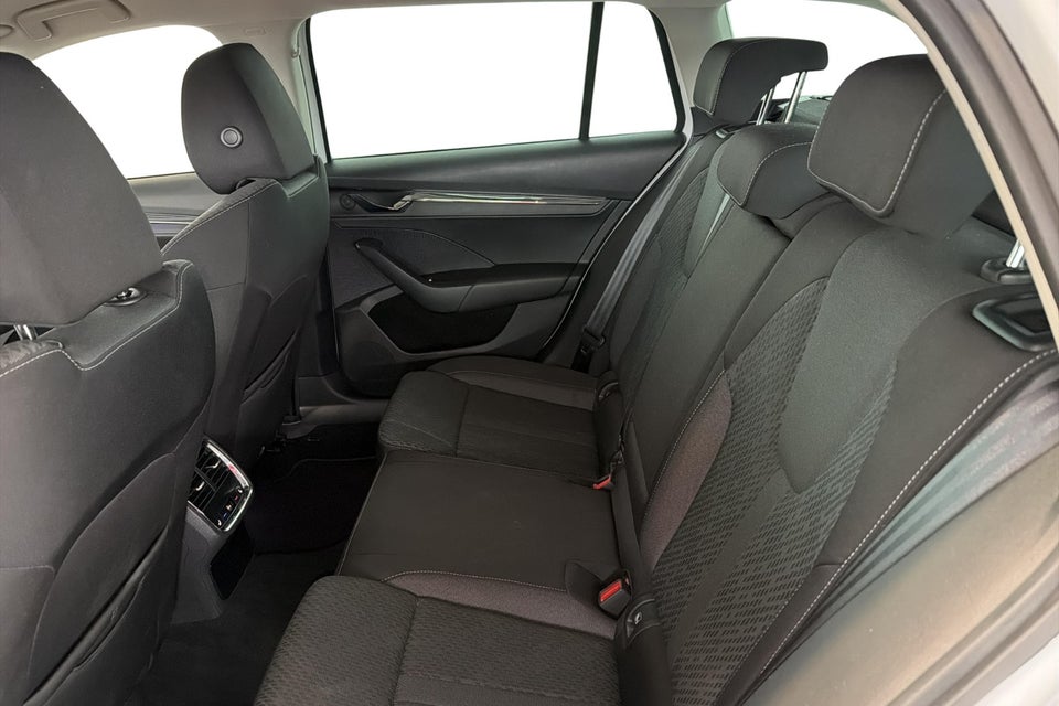 Skoda Octavia 1,4 TSi iV Plus Combi DSG 5d