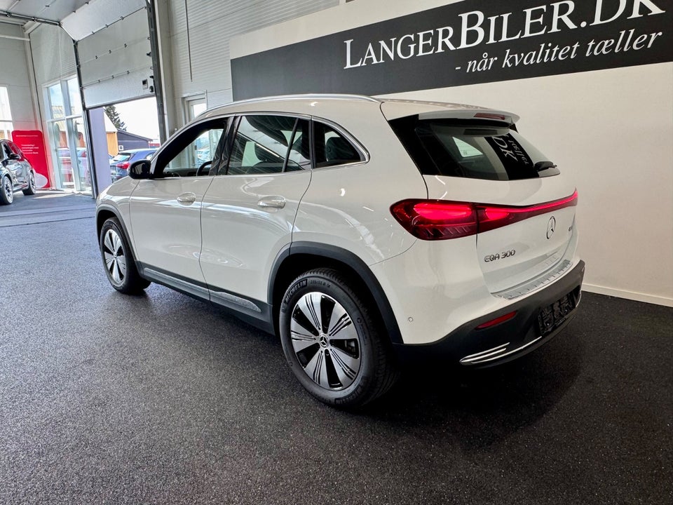 Mercedes EQA300 Progressive 4Matic 5d