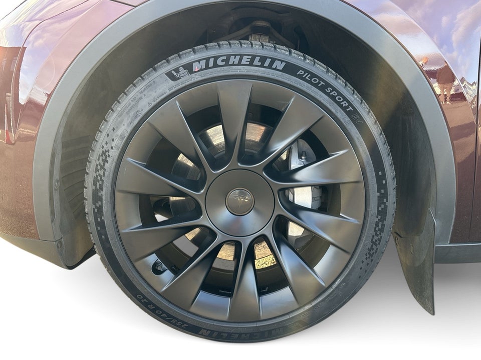 Tesla Model Y Long Range AWD 5d