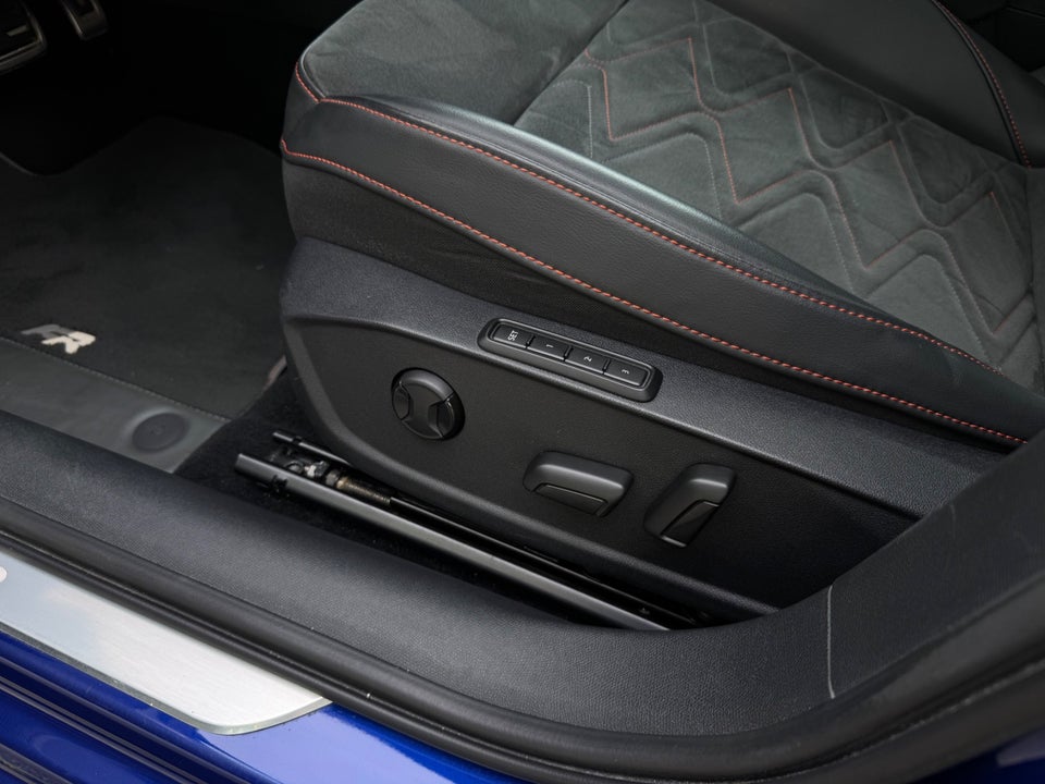 Seat Leon 1,4 eHybrid FR Business Edition Sportstourer DSG 5d