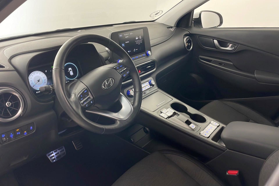 Hyundai Kona 64 EV Essential 5d