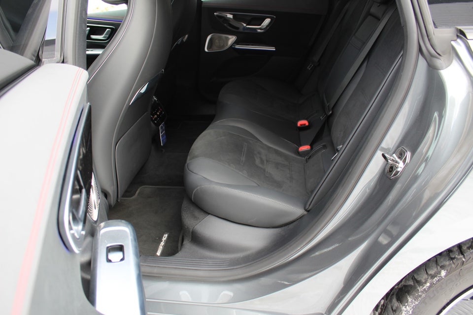 Mercedes EQE350 AMG Line 4Matic 4d