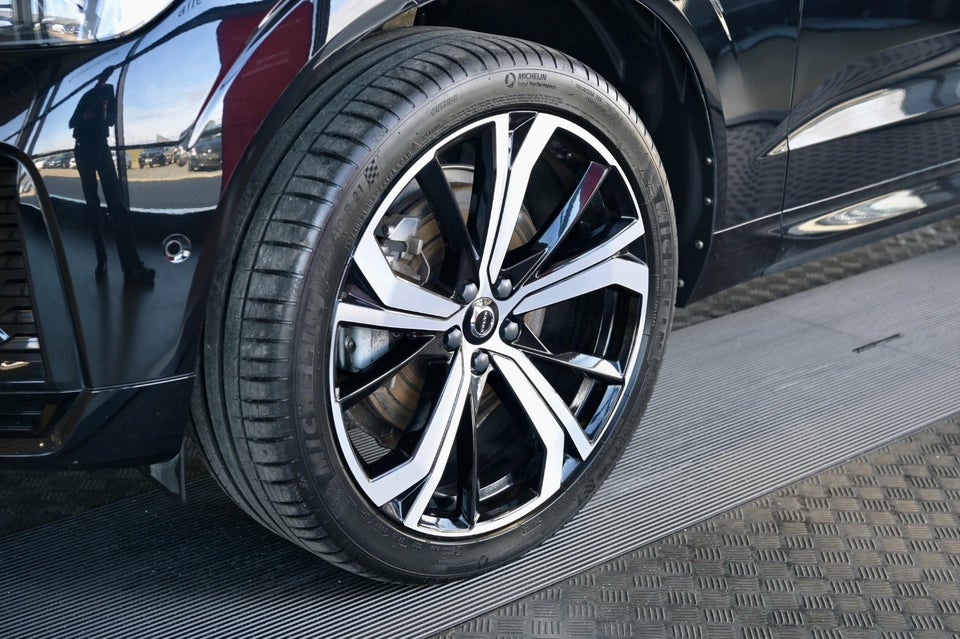 Volvo XC60 2,0 T8 ReCharge Ultimate Dark aut. AWD 5d