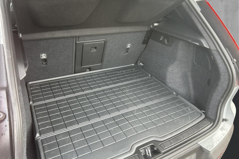 Volvo EX40 Extended Range Plus 5d