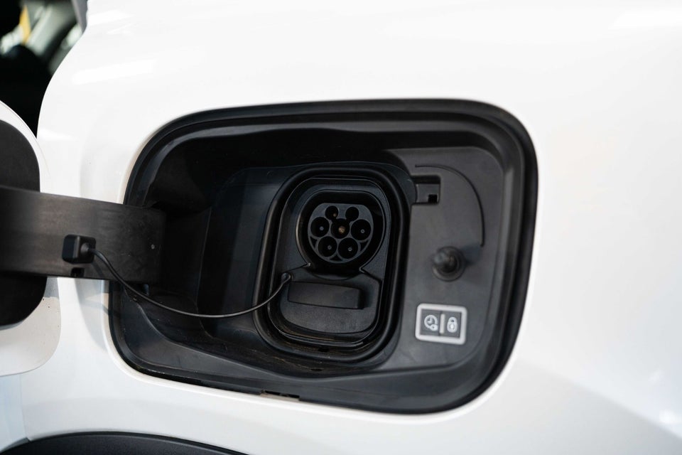 Citroën ë-C4 X 50 Shine 4d