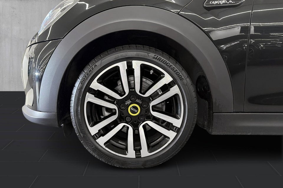 MINI Cooper SE Essential 3d