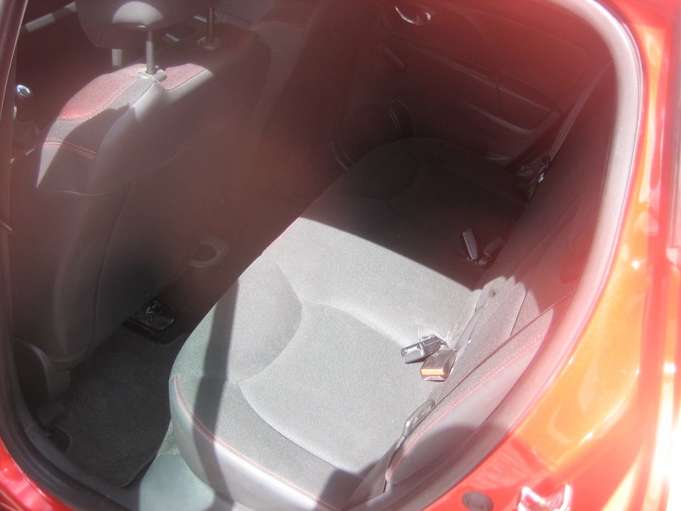 Renault Clio IV 1,2 16V Authentique 5d