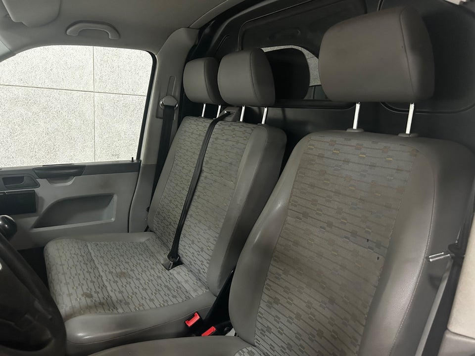 VW Transporter 2,0 TDi 140 Kassevogn kort