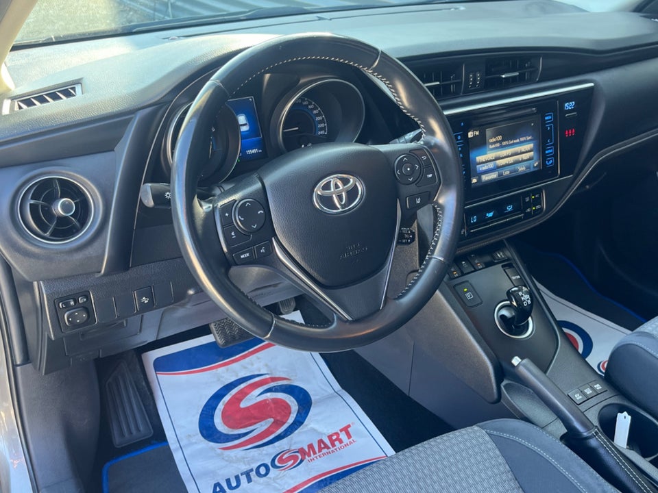 Toyota Auris 1,8 Hybrid H2 Selected CVT 5d