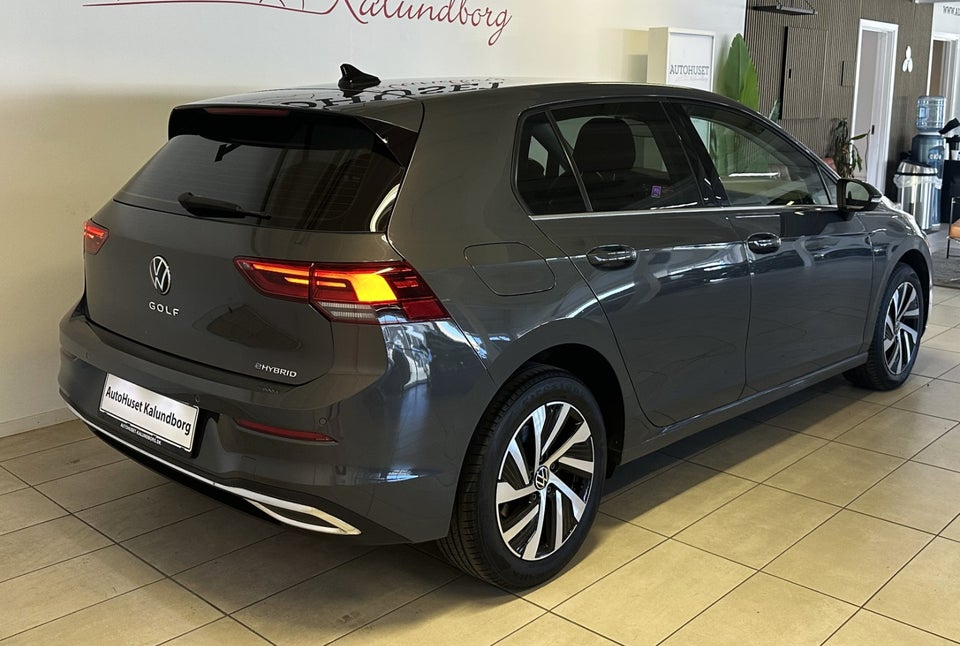 VW Golf VIII 1,4 eHybrid DSG 5d