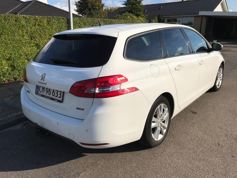 Peugeot 308 1,2 e-THP 110 Access SW 5d