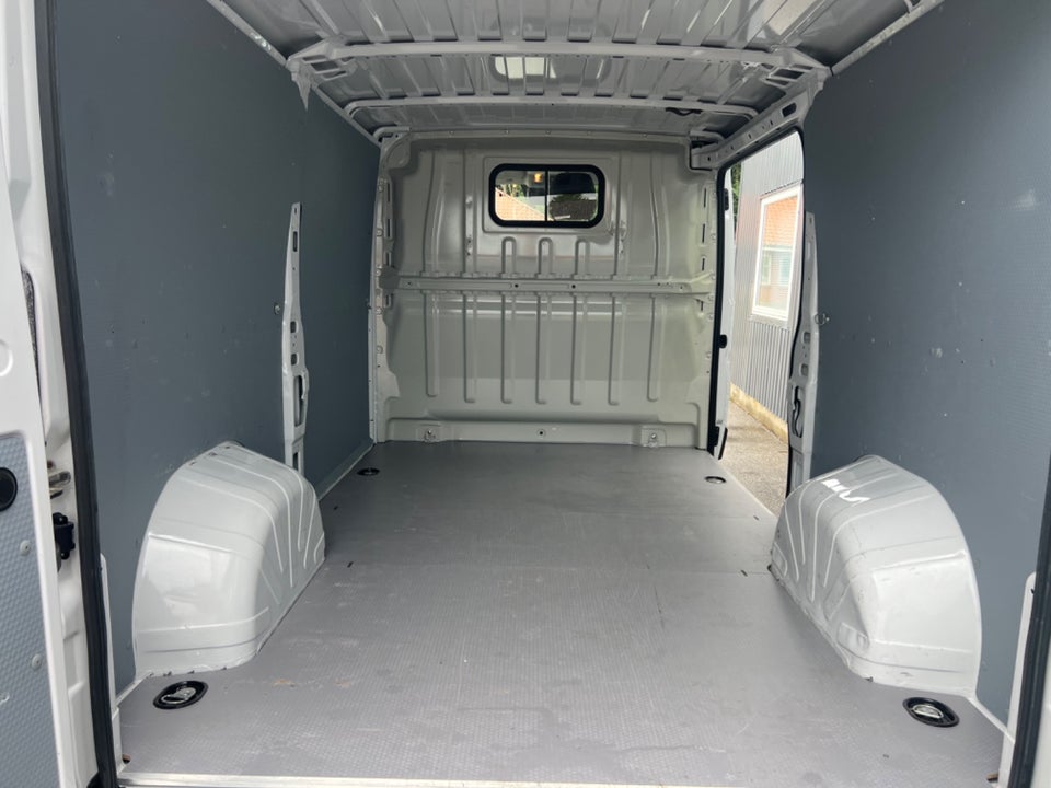 Peugeot Boxer 333 2,2 BlueHDi 165 L2H1 Premium