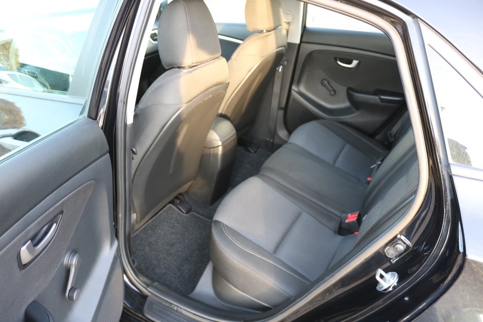 Hyundai i30 1,6 CRDi 110 Comfort Eco 5d