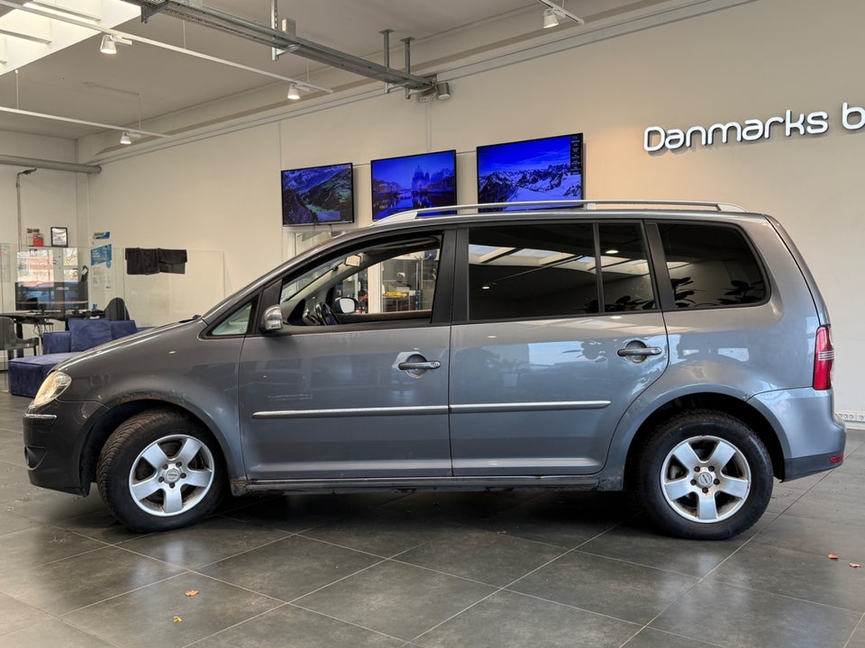 VW Touran 2,0 TDi 136 Trendline DSG Van 5d