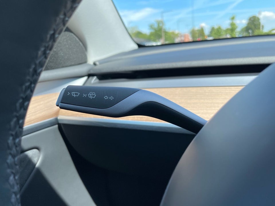 Tesla Model Y Long Range AWD 5d