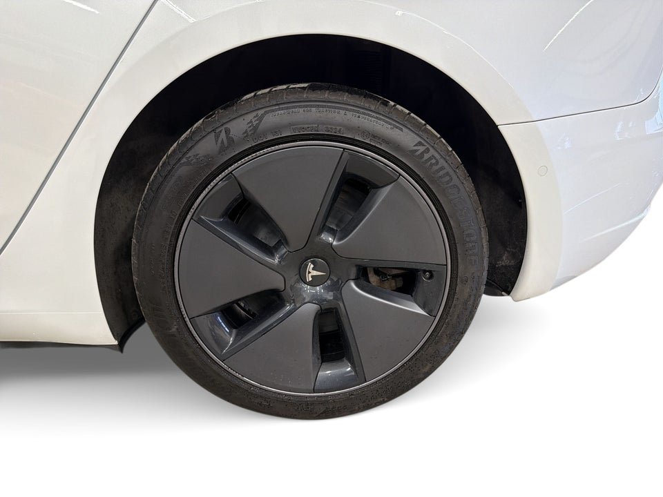 Tesla Model 3 Standard Range+ RWD 4d