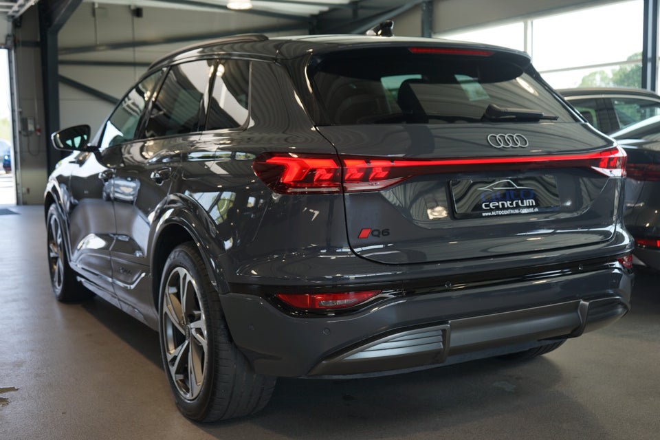 Audi Q6 e-tron S-line quattro 5d